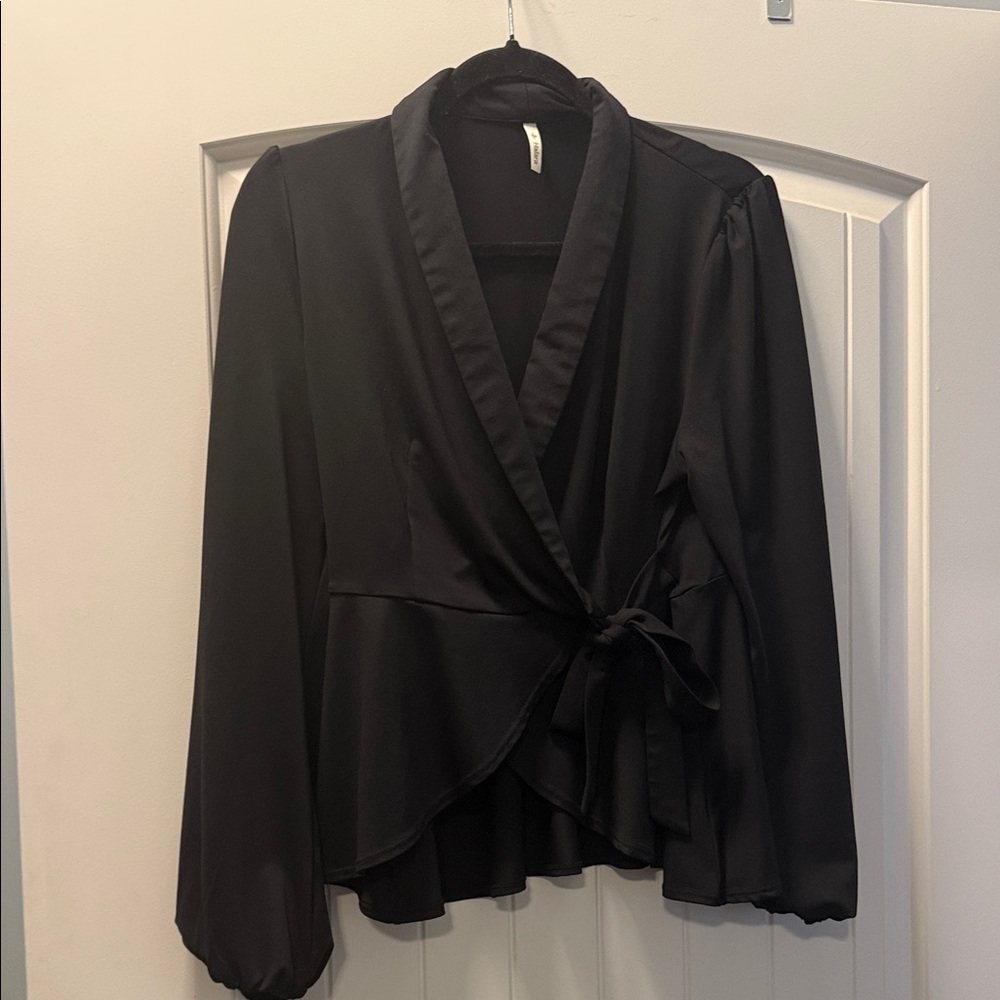 HALARA Black Wrap Top